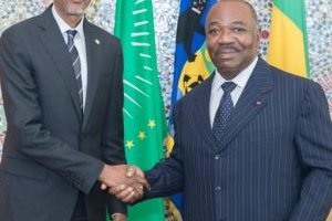 Le président Rwandais devise avec Ali Bongo
