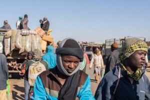 Les migrants en route vers la Méditerranée sont confrontés à des risques extrêmes à travers l’Afrique
