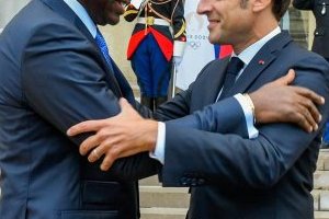 Renforcement des liens franco-gabonais : le général Oligui Nguema reçu au palais de l’Elysée
