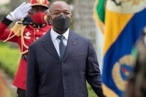 Ali Bongo assiste à la parade militaire du 60e anniversaire de l’Indépendance du Gabon

