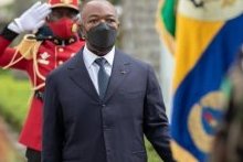 Ali Bongo assiste à la parade militaire du 60e anniversaire de l’Indépendance du Gabon
