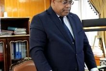 Le Premier ministre gabonais préside une réunion du Conseil interministériel
