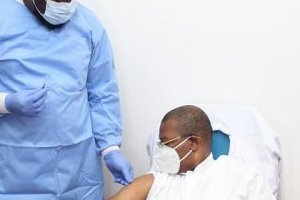 Covid-19 : la campagne de vaccination du Gabon s’étend à l’Ogooué Maritime
