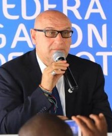 La FIFA ordonne au Gabon de payer de grosses indemnités à l’ancien coach des Panthères Patrice Neveu
