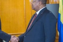 L’ambassadeur russe au Gabon chez le Premier ministre Julien Nkoghe Bekale
