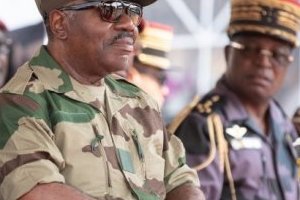 Sainte-Barbe : Ali Bongo auprès des forces de défense et de sécurité
