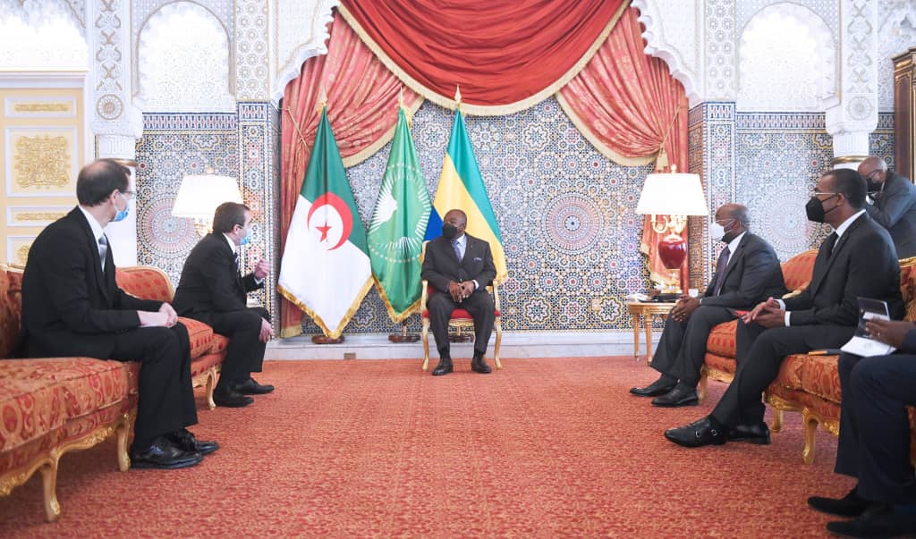 Ali Bongo reçoit les lettres de créance de 4 nouveaux ambassadeurs accrédités au Gabon
