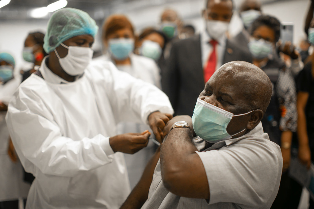 Quinze pays africains ont atteint l’objectif de 10 % de vaccination de la population contre la COVID-19
