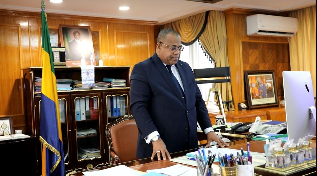 Le Premier ministre gabonais préside une réunion du Conseil interministériel
