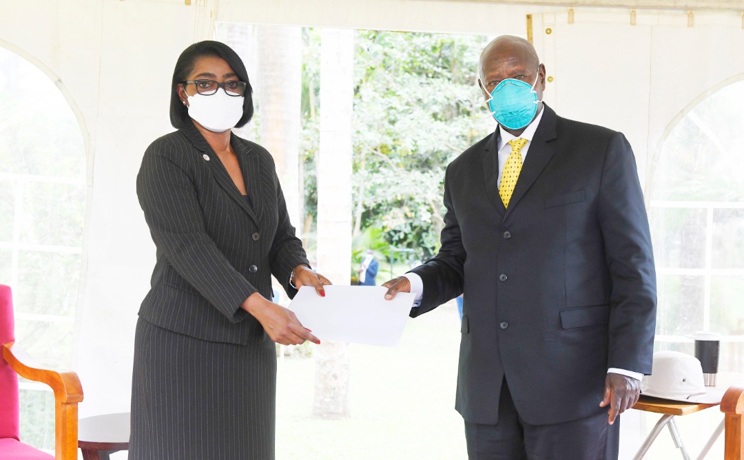 Ossouka Raponda à l’investiture du président ougandais Yoweri Kaguta Museveni
