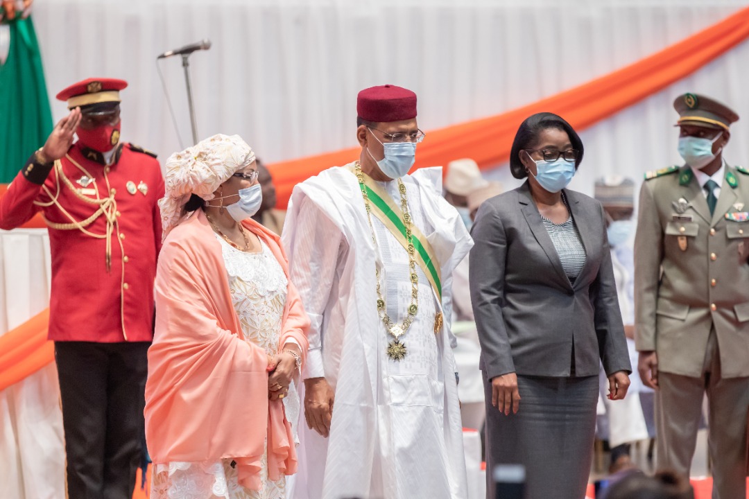 Ossouka Raponda à l’investiture du président nigérien Mohamed Bazoum
