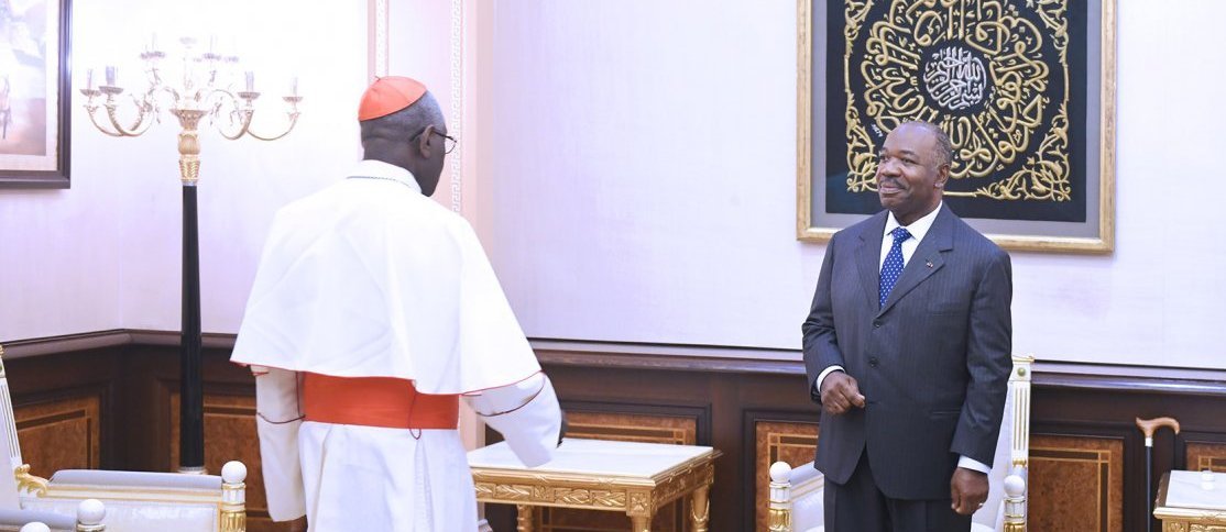 Ali Bongo reçoit en audience le Cardinal Robert Sarah en visite au Gabon
