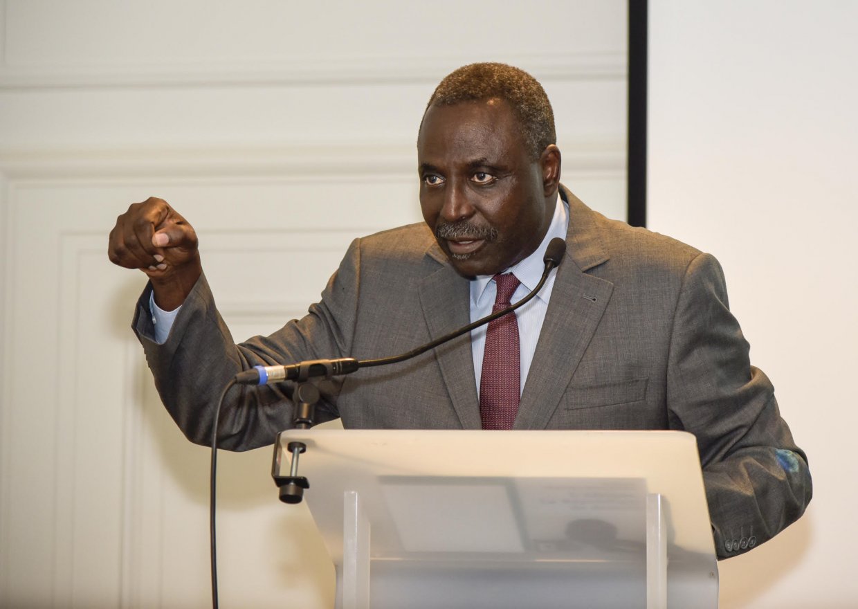 L’exilé politique gabonais, Alfred Mabika propose une conférence sur l’indépendance de l’Afrique
