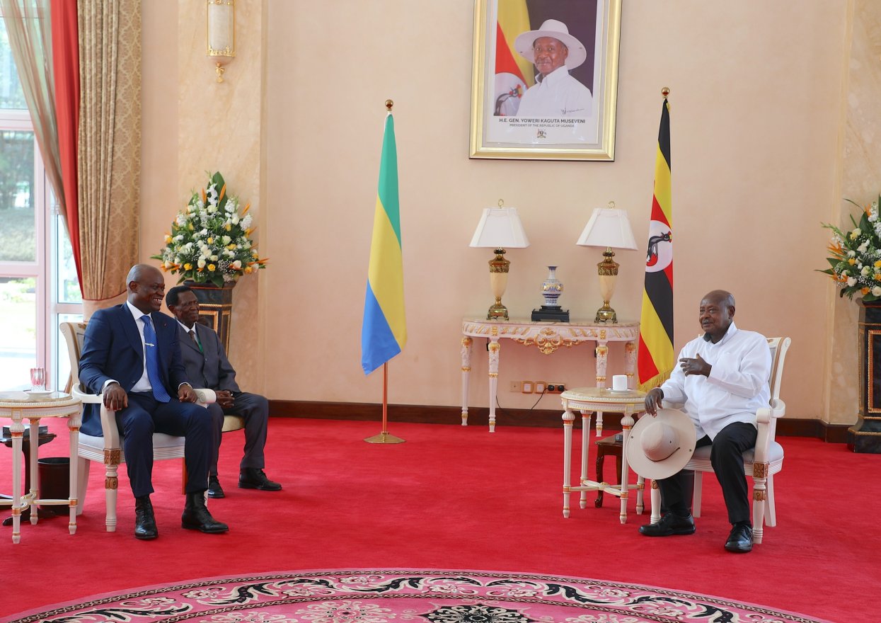 Visite de travail et d’amitié du président de la transition du Gabon à Kampala
