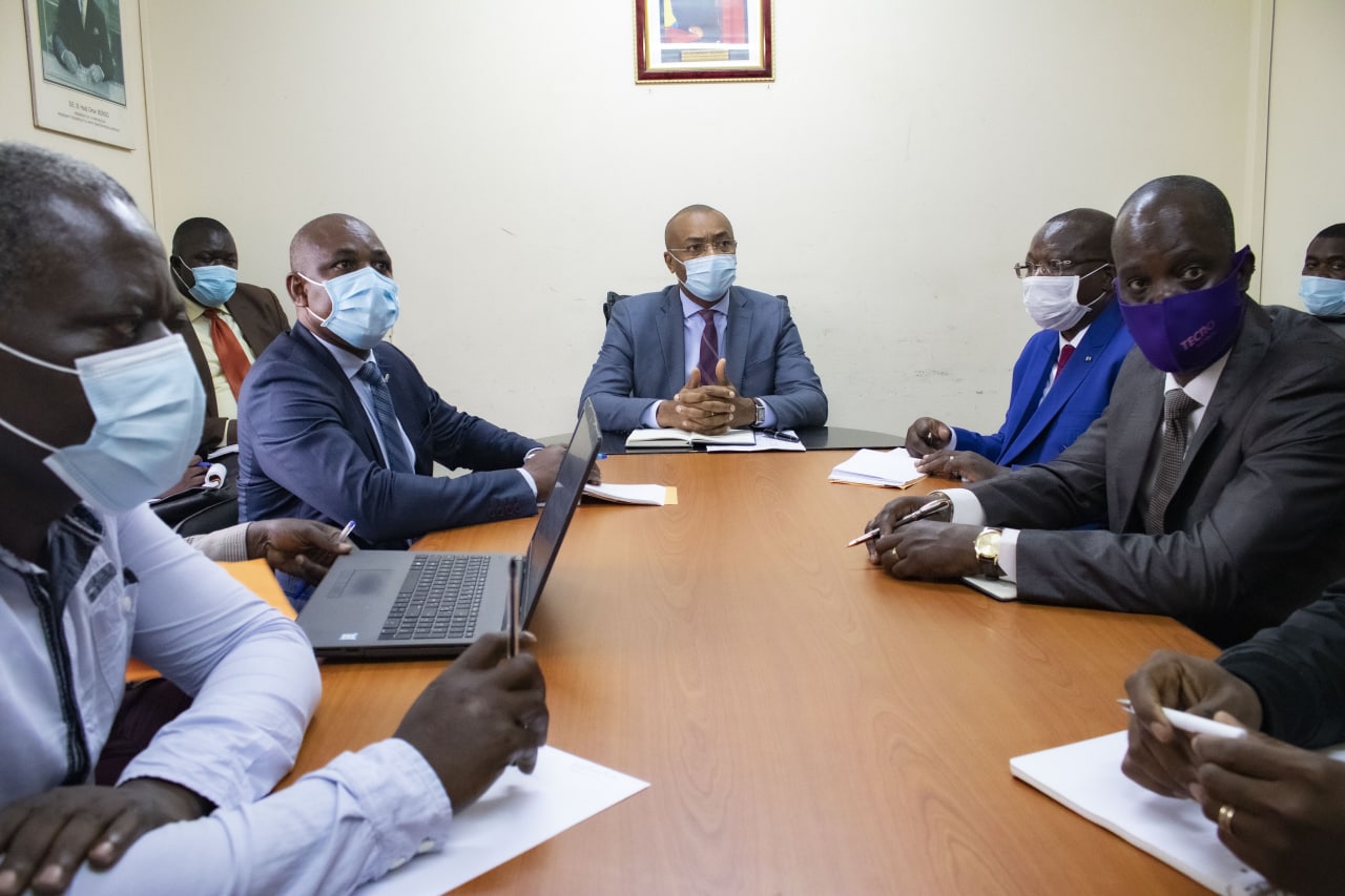Guy Patrick Obiang Ndong mécontent de la gestion de l’hôpital de Melen
