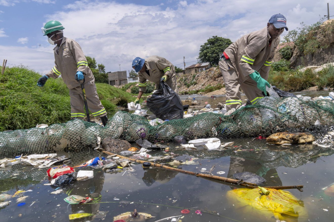 Ajournées sans parvenir à un accord, les négociations sur la pollution plastique se poursuivront en 2025
