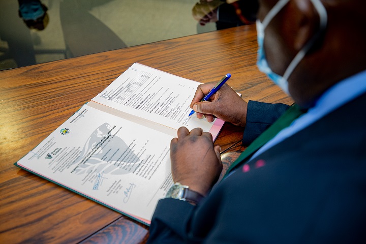 Le Gabon signe son premier CCIR du Protocole de Nagoya
