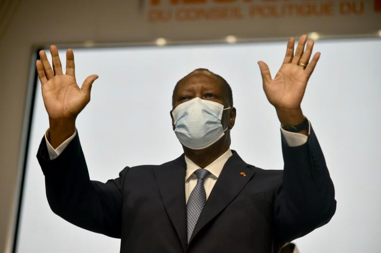 Après y avoir renoncé, Alassane Ouattara annonce sa candidature à l’élection présidentielle ivoirienne
