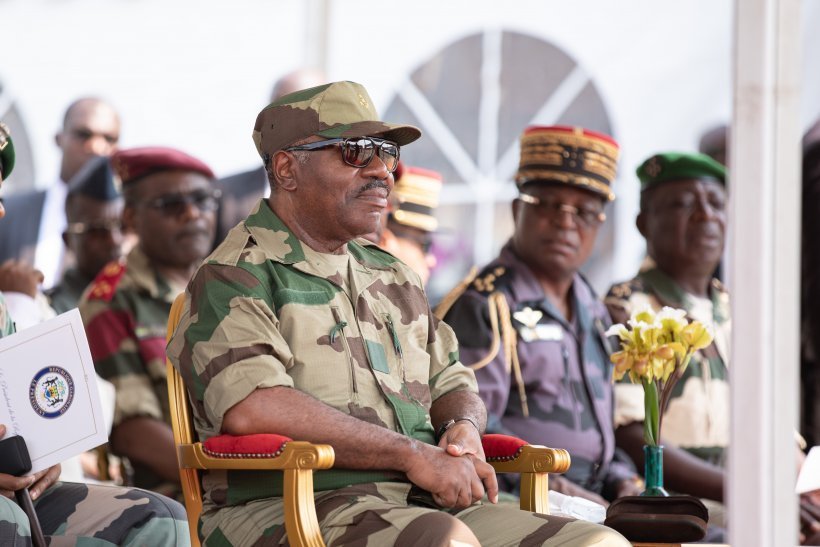 Sainte-Barbe : Ali Bongo auprès des forces de défense et de sécurité
