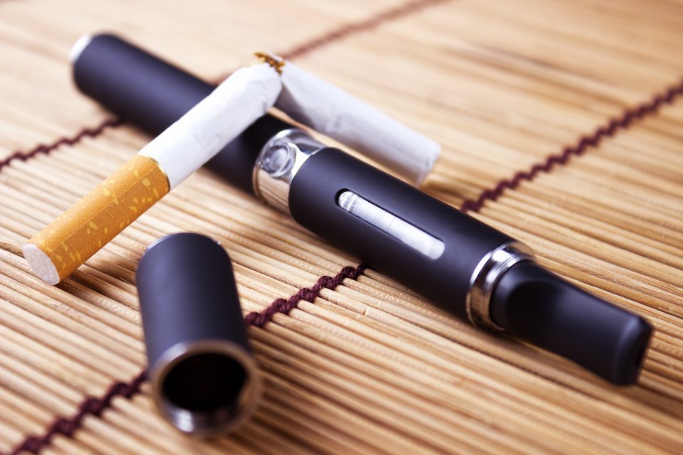 Commercialisée chez les jeunes, la cigarette électronique est dans le viseur de l’OMS
