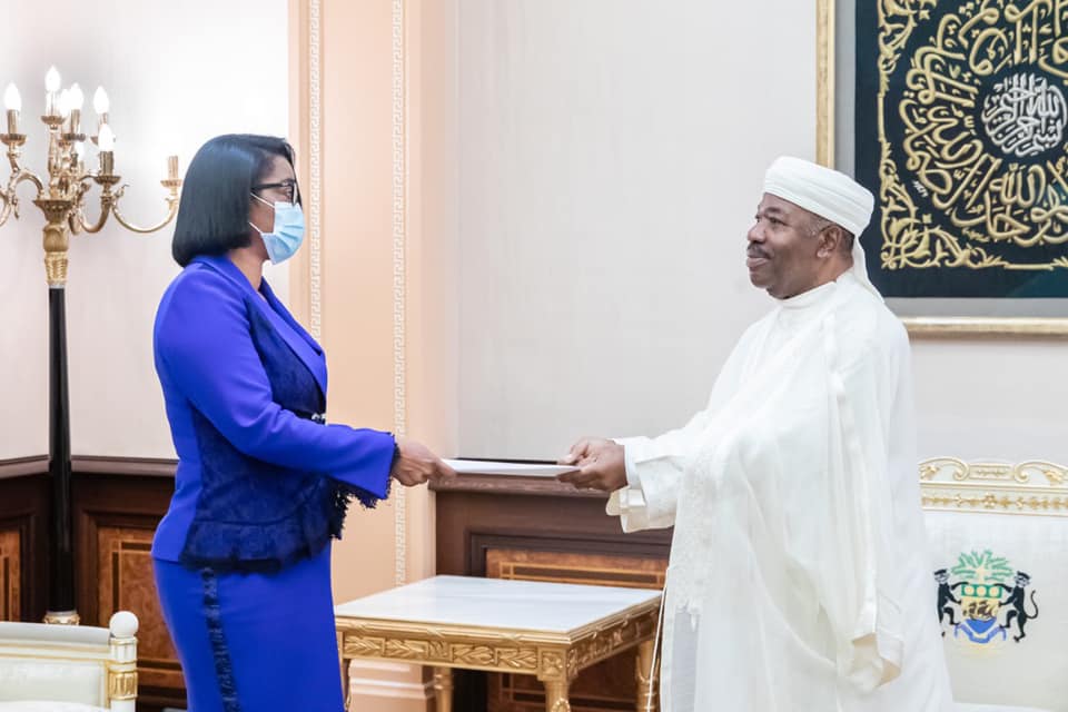 Ali Bongo reçoit son nouveau Premier ministre Rose Christiane Ossouka
